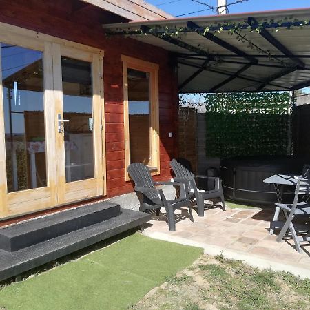 Charmant Chalet Pour 2 Personnes Spa Prive Massillargues-Attuech Buitenkant foto
