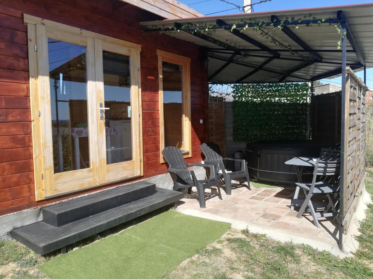 Charmant Chalet Pour 2 Personnes Spa Prive Massillargues-Attuech Buitenkant foto